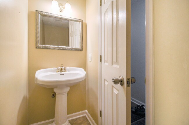 Foto del edificio - 34 Knollwood Cir