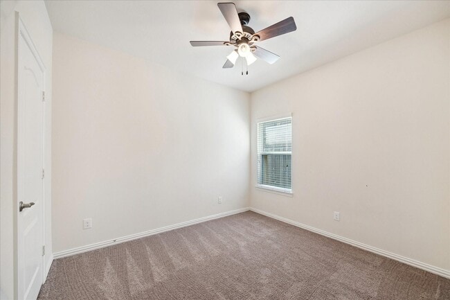 Building Photo - 205 Brookwood Park Ln