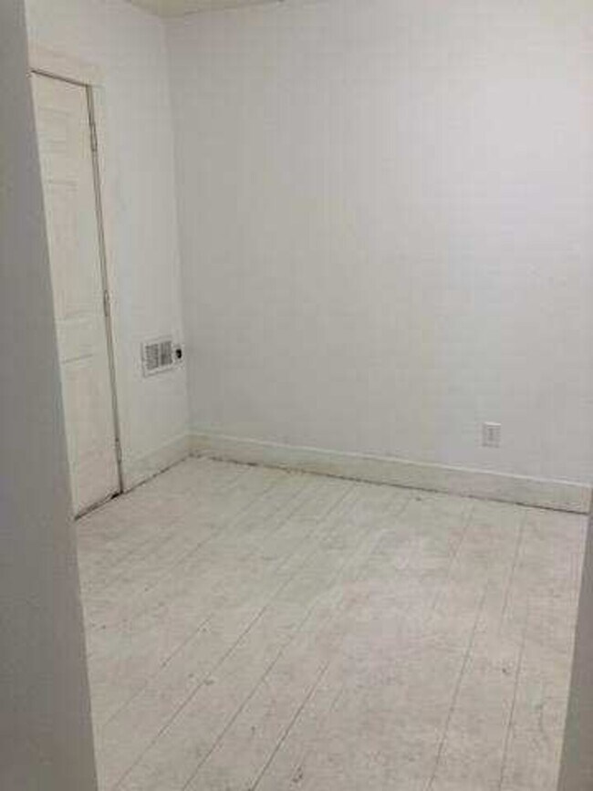 Foto del edificio - 1537 Bluff St