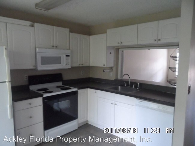 Building Photo - 275 Sandlewood Trl