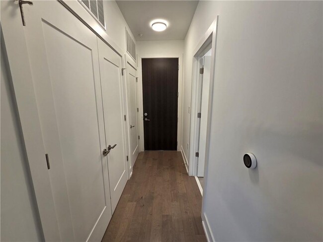 Building Photo - 775 Juniper St NE