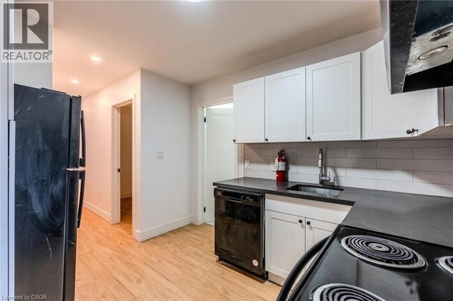 Photo du bâtiment - 461 King St E