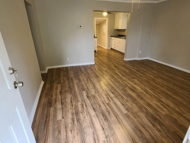 Building Photo - 3 Bedroom Single Family Home in Denison
