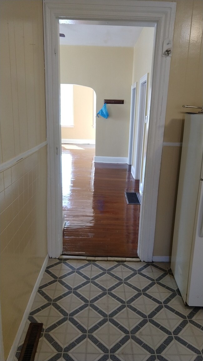 Building Photo - 310 3rd St