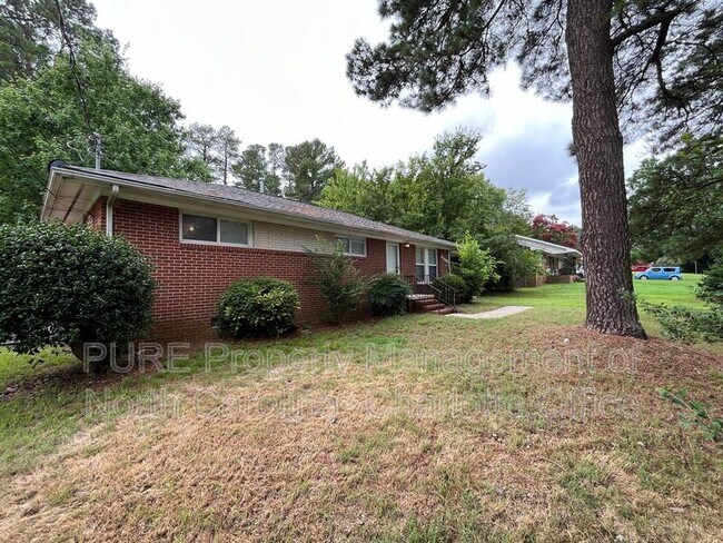 Foto del edificio - 4304 Wedgewood Dr