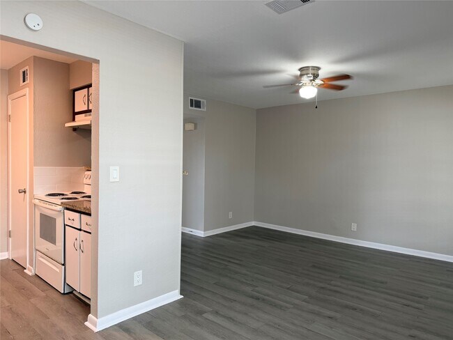 Foto del edificio - 2101 6th Ave N