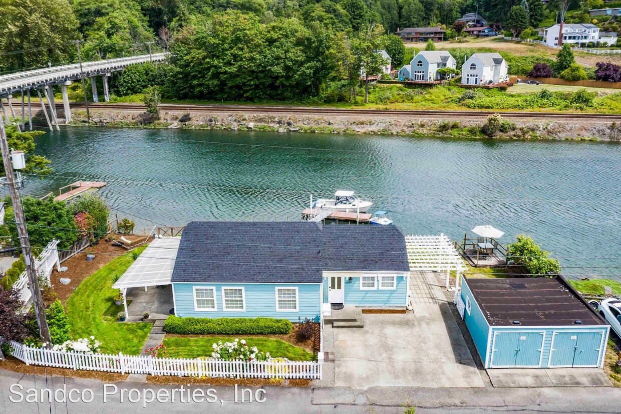 Foto principal - 3 br, 2 bath House - 2401 Day Island Blvd W