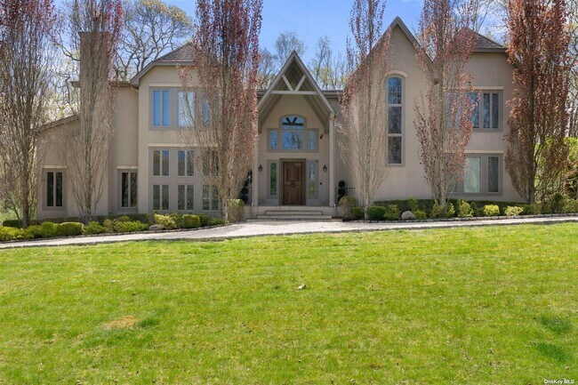 Building Photo - 28 Deerwood Path