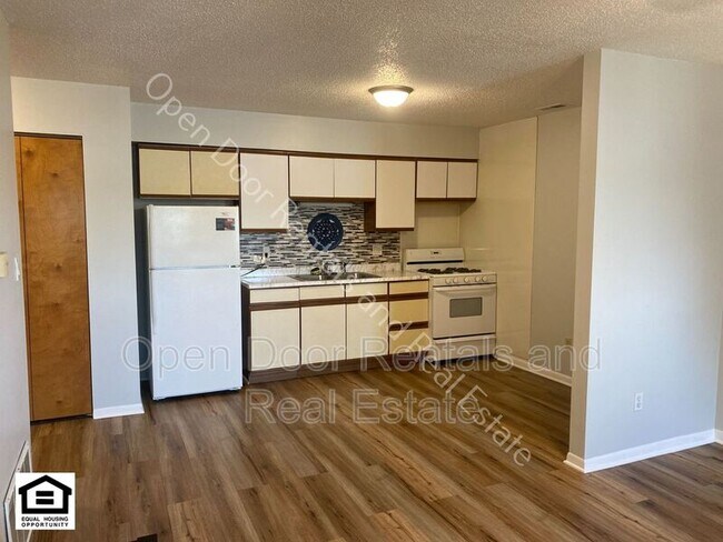 Foto del edificio - 3960 E Bellefontaine Rd