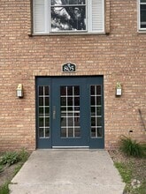 Building Photo - 805 Smetana Rd