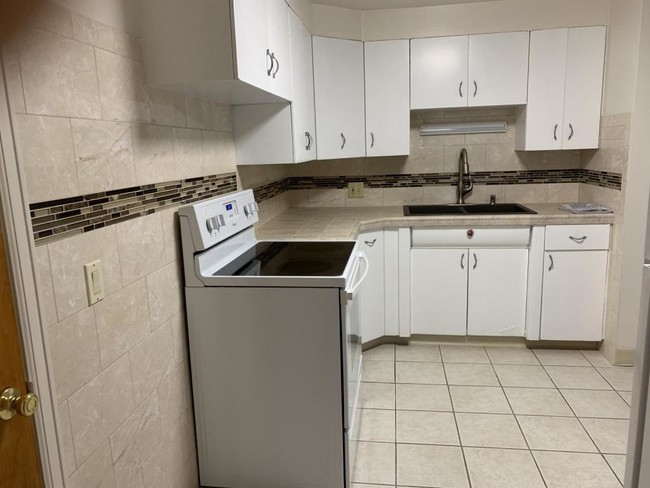 Building Photo - 194 Linden Avenue, Apt.# 2