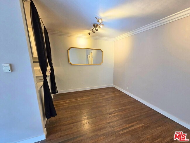 Foto del edificio - 7621 Hampton Ave