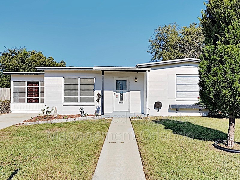 2260 W Dana Dr, Deltona, FL 32738 House Rental in Deltona, FL