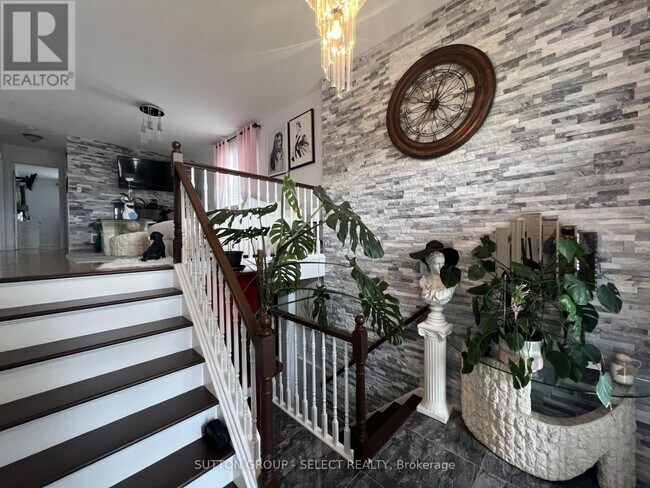 Building Photo - 1233 Savannah Dr