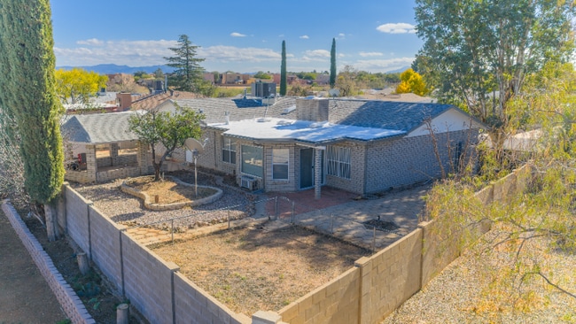 Foto del edificio - 1349 Cholla Cir