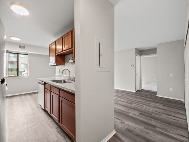 Building Photo - Glenwood Apartments
