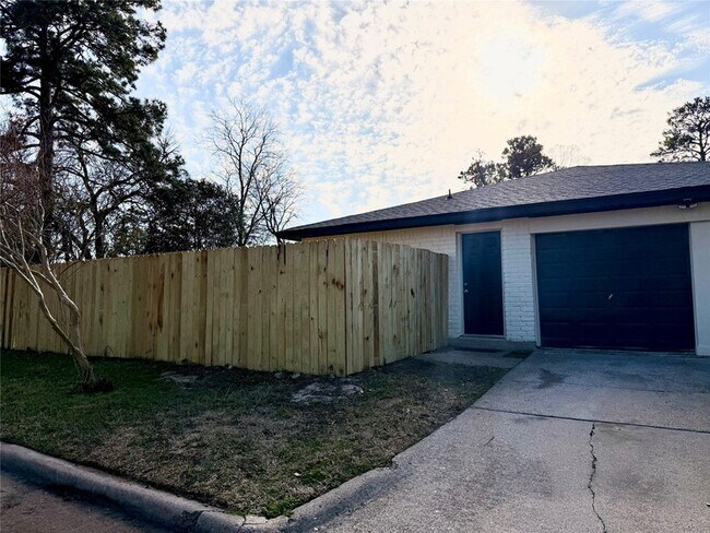 Foto del edificio - 4535 Reynaldo Dr