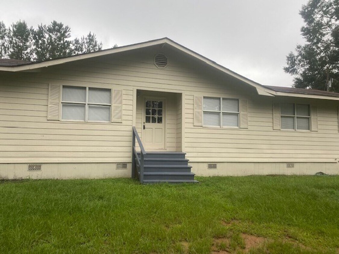Primary Photo - Nice Newly Renovated Home in Florence