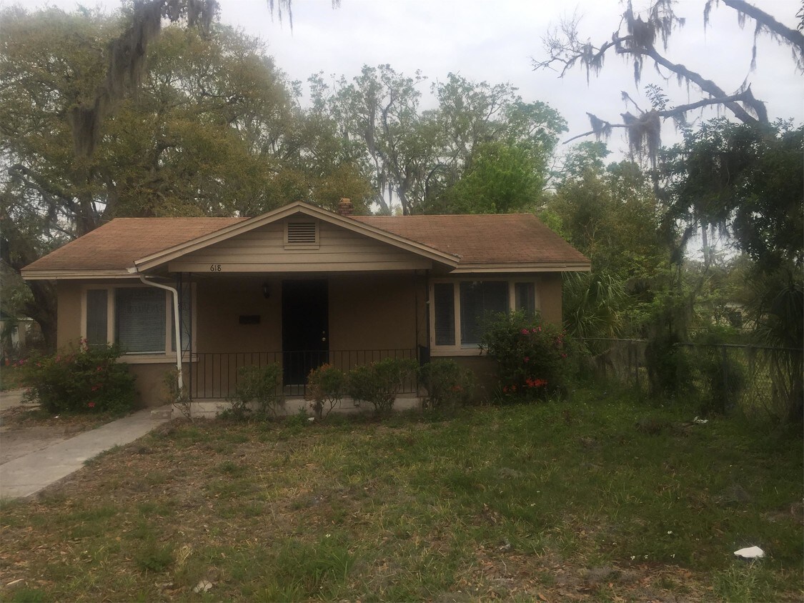 618 Madison Ave, Daytona Beach, FL 32114 House for Rent in Daytona
