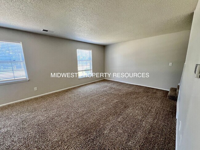 Foto del edificio - Stunning 2 Story townhome w/ outdoor Maintenance provided