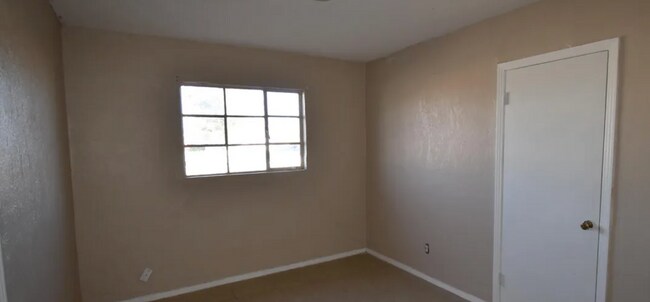 Foto del edificio - 3 Bed 2 Bath Home Available with Refrigera...