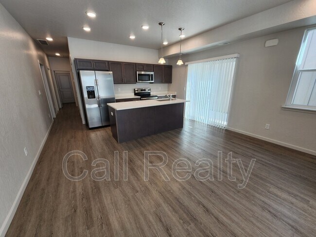 Building Photo - 2712 S Dearborn Ln