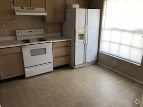 Building Photo - 14851 Laguna Beach Cir