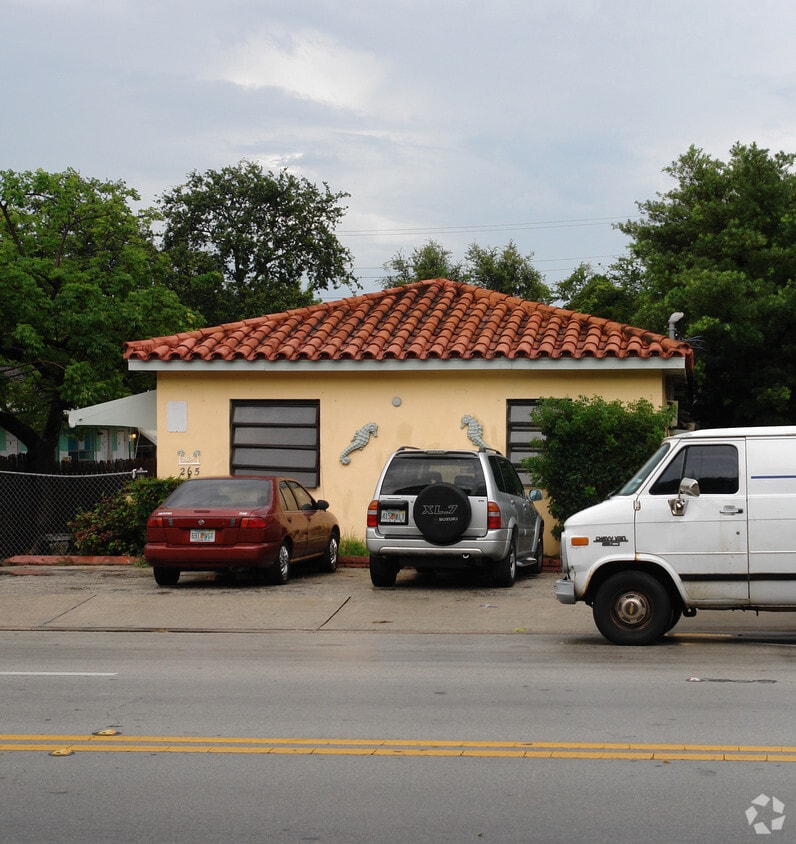 Building Photo - 265 NE 54th St