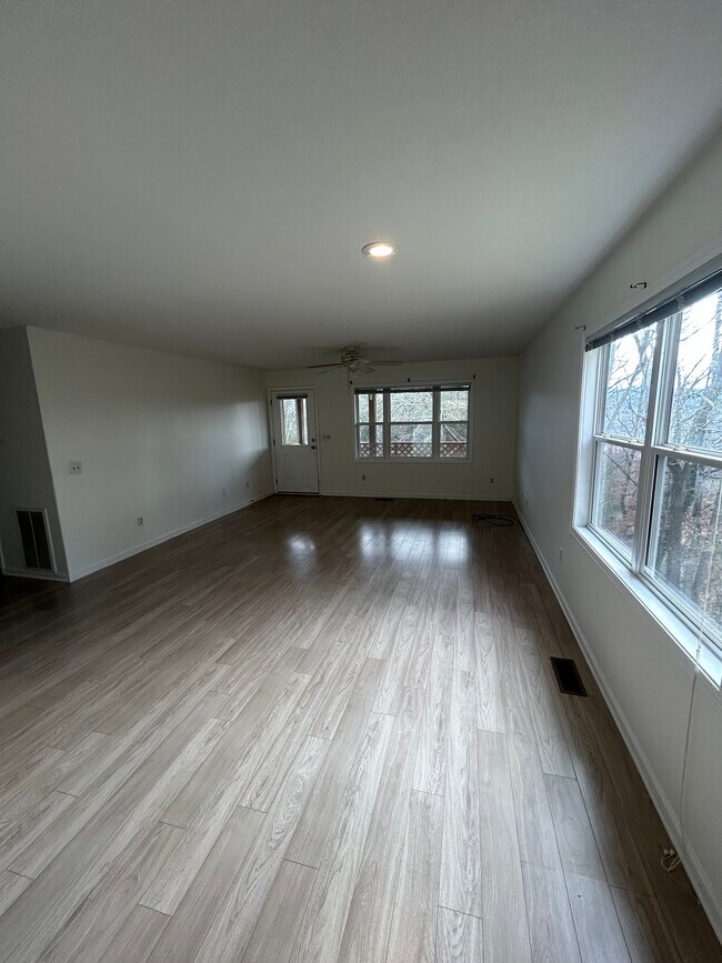 Building Photo - 140 Randolph St