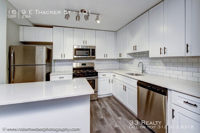 Building Photo - 1619 E Thacker St