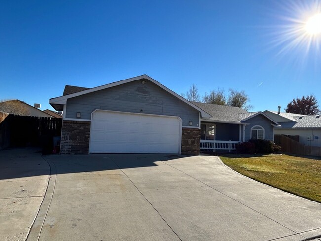 Building Photo - 420 Comstock Dr