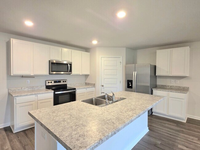 Foto del edificio - 4-Bedroom Home - Woodlands