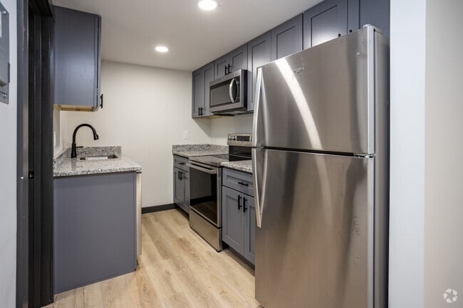 Studio, 1BA - 798SF - Kitchen - 2436 Belvedere Ave