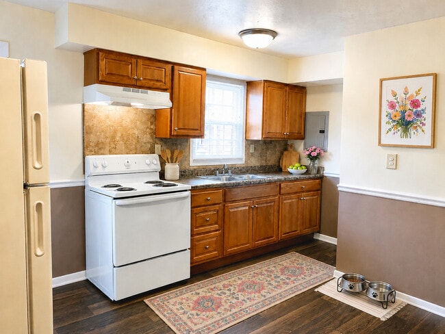 Building Photo - Village Park Apartments