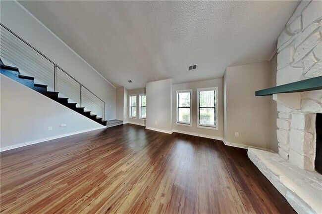 Foto del edificio - 2197 Oakrill Ct