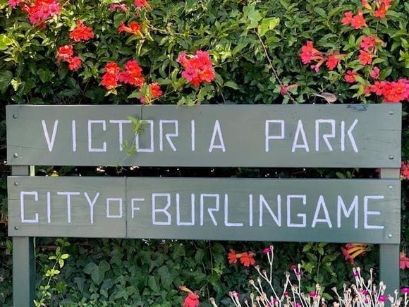 right next to Victoria Park - 4 Howard Ave