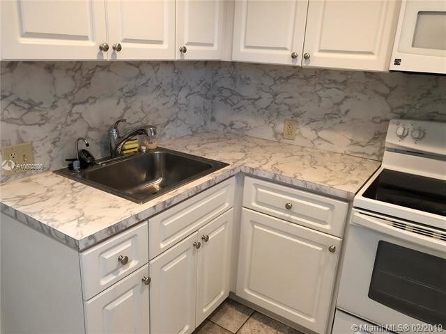 Foto del edificio - 3770 NE 171 St