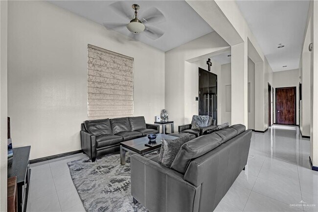 Building Photo - 26 Red River Dr