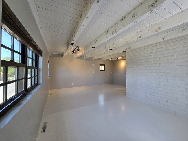 Building Photo - 335 Otero St