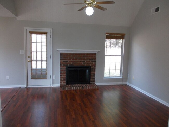 Foto del edificio - COMING SOON!!!  Great 3 Bed + Bonus 2 Story home in Weddington Woods