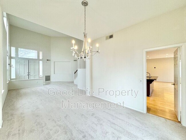 Building Photo - 11174 Oak Fern Ct