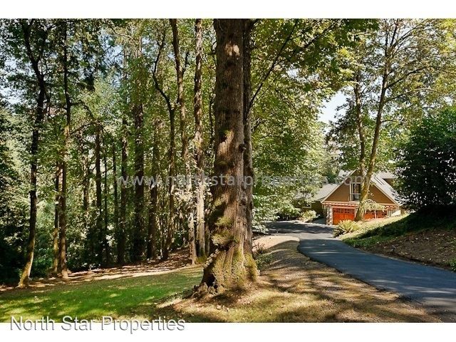 Building Photo - 298 SW Birdshill Rd