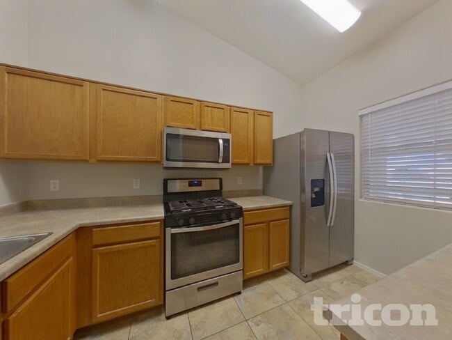 Foto del edificio - 35770 W Velazquez Dr