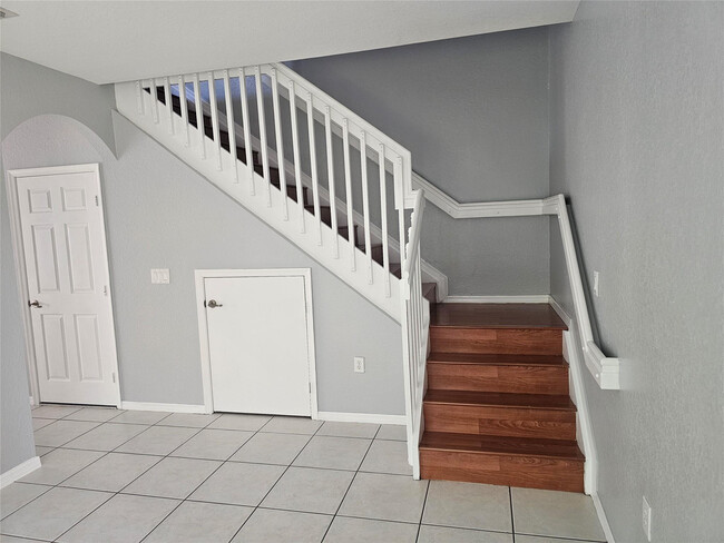 Building Photo - 3021 NW 30th Ave