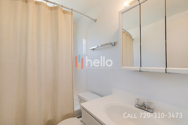 Photo - 809 N Dexter St Apartment