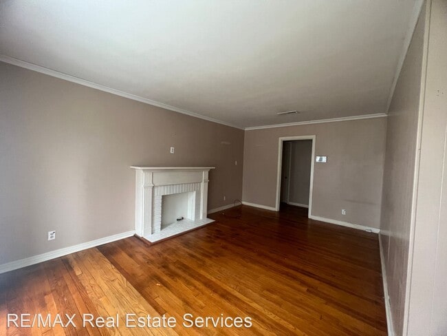 Building Photo - 3 br, 1 bath House - 4414 Akard