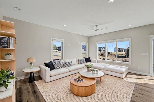 Foto del edificio - Luxury New Construction Townhome with Attached 2 Car Garage!