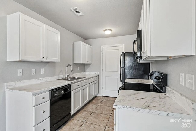 Interior Photo - Haden Holly Station - Duplexes & Townhomes...