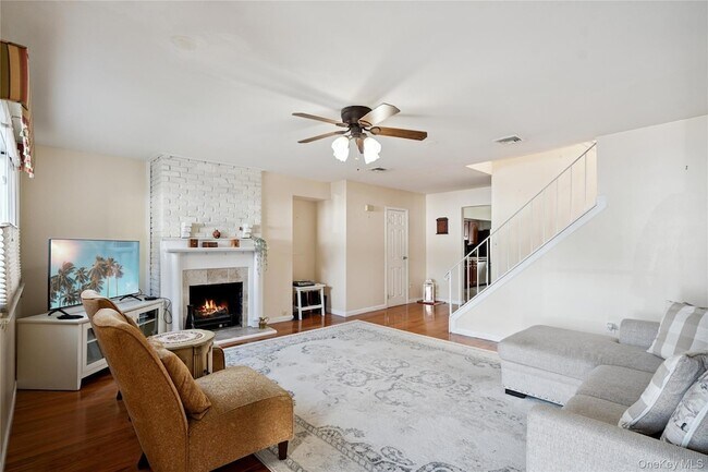 Foto del edificio - 88 E Valley Stream Blvd