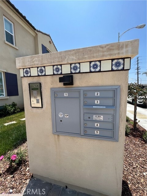 Building Photo - 5718 Temple City Blvd